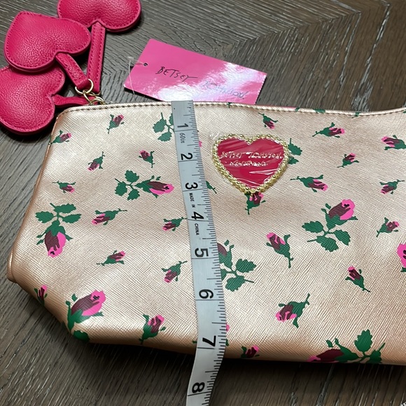 Betsey Johnson rose gold rosebuds print clam pouch bag - Picture 17 of 17